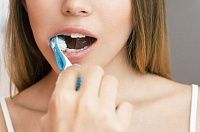 Исследования гингивита в Европе: чистить зубы недостаточно