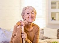 Как сохранить здоровье зубов в пожилом возрасте